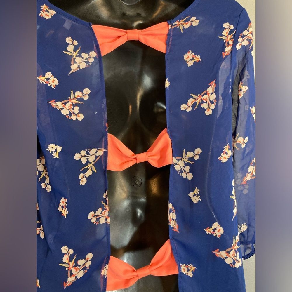 Charlotte Russe sheer blue floral open back blouse - Picture 6 of 6